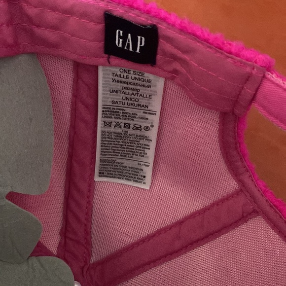 GAP - Picture 3 of 6